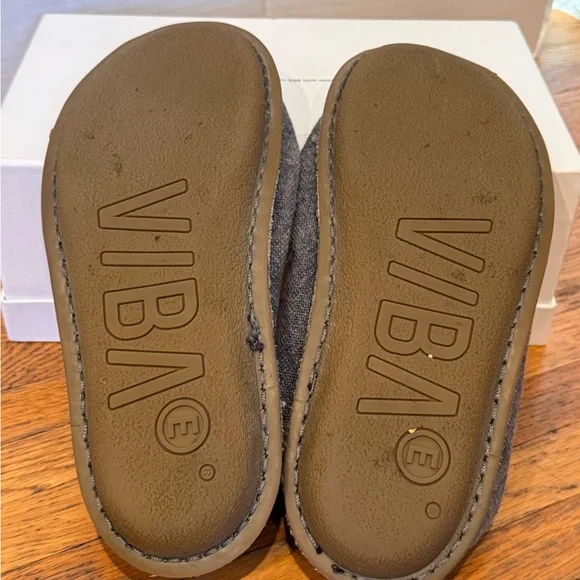 VIBAe Men’s Slip-On Loafers in Charcoal Gray - Picture 3 of 7